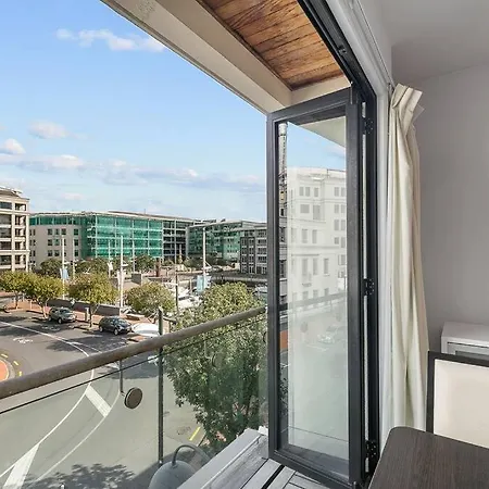 Stunning Spacious Studio In Viaduct Basin